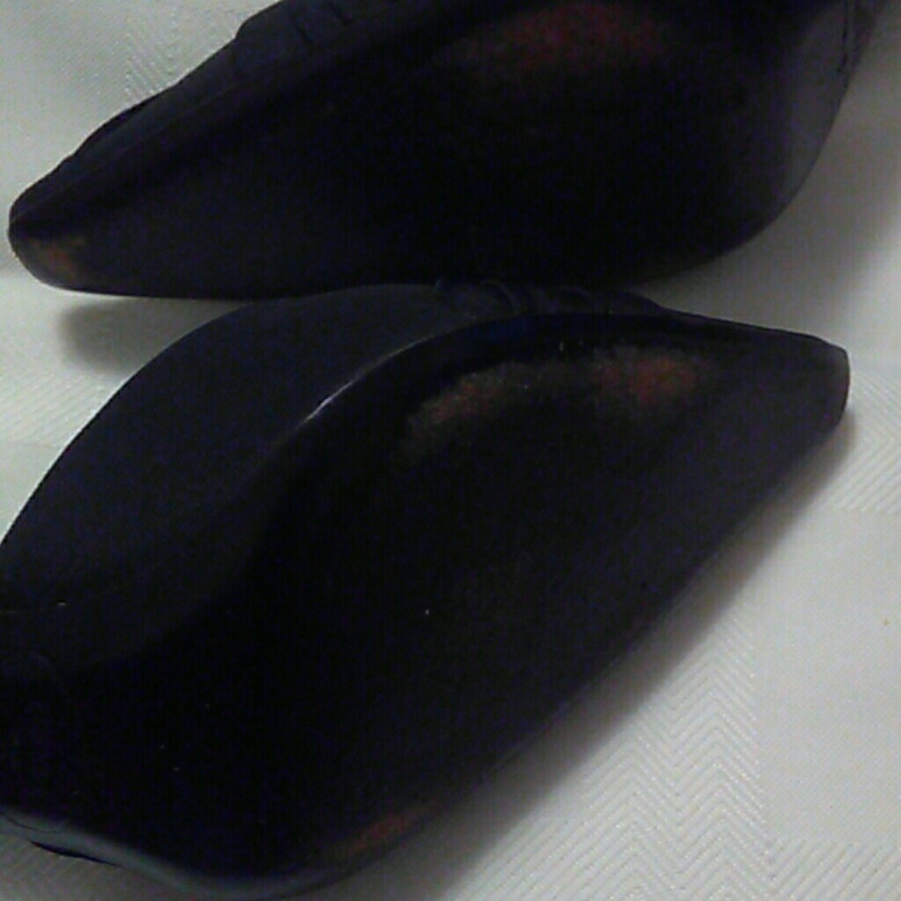 Beautiful Prada Heels - Picture 8 of 8